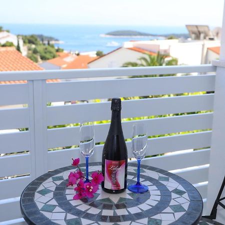 Stella Maris, Hvar - Rooms With A Balcony And A Stunning Sea View 赫瓦尔 外观 照片