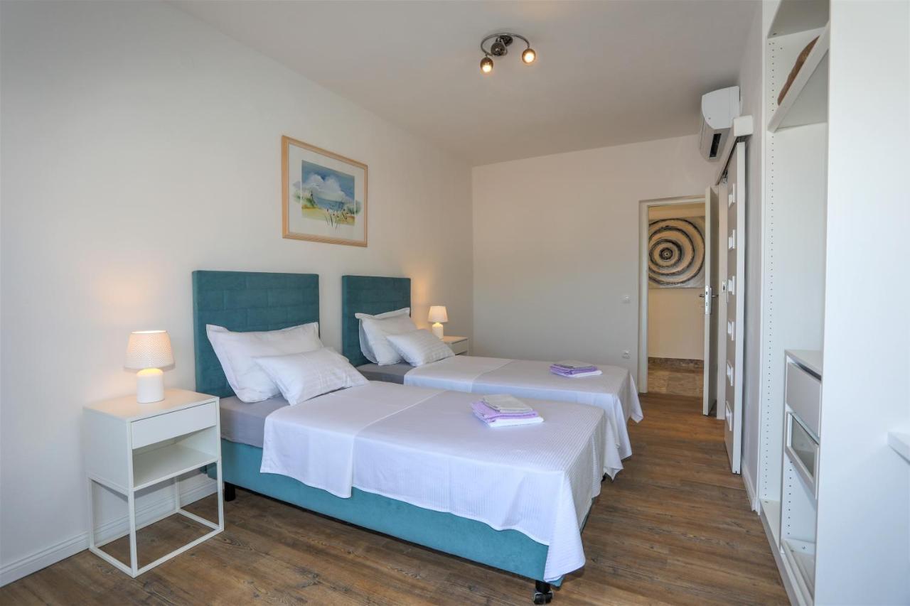 Stella Maris, Hvar - Rooms With A Balcony And A Stunning Sea View 赫瓦尔 外观 照片