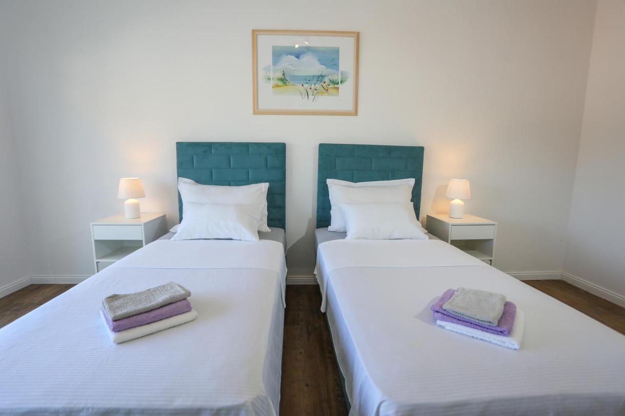 Stella Maris, Hvar - Rooms With A Balcony And A Stunning Sea View 赫瓦尔 外观 照片