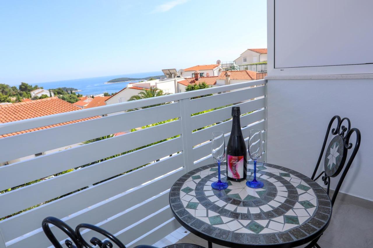 Stella Maris, Hvar - Rooms With A Balcony And A Stunning Sea View 赫瓦尔 外观 照片