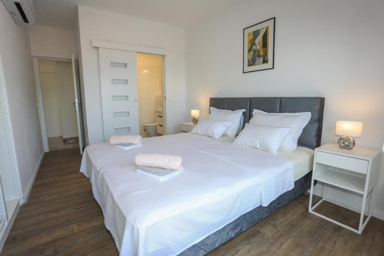 Stella Maris, Hvar - Rooms With A Balcony And A Stunning Sea View 赫瓦尔 外观 照片